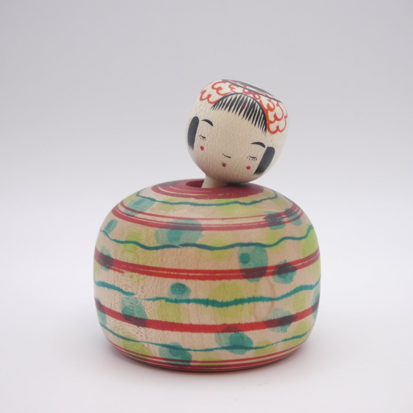 7cm Kokeshi doll by Kunitoshi Abe Ejiko Green Red