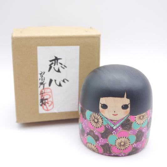 Kokeshi doll by Chiya Tomidokoro "恋心"