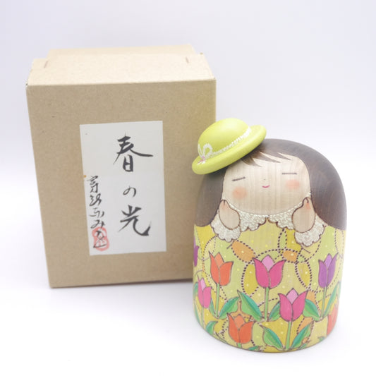 Kokeshi doll by Fumio Tomidokoro "春の光"