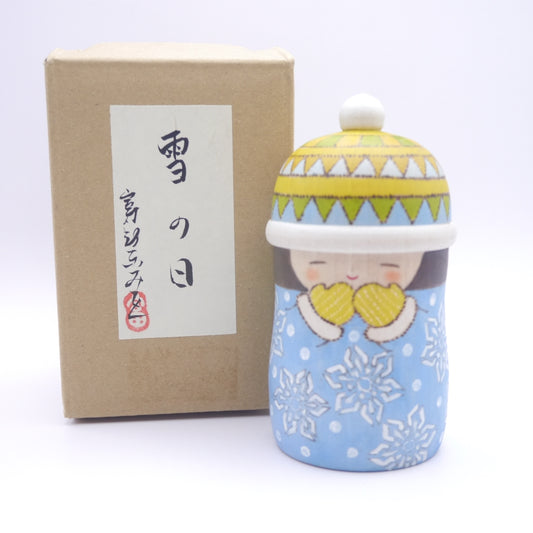 Kokeshi doll by Fumio Tomidokoro "雪の日"