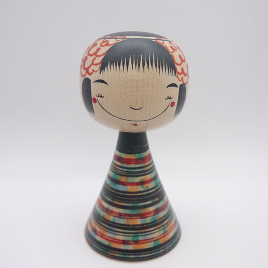 11cm Kokeshi Doll by Kunitoshi Abe Smile-back "Hohoemi-gaeshi" Black