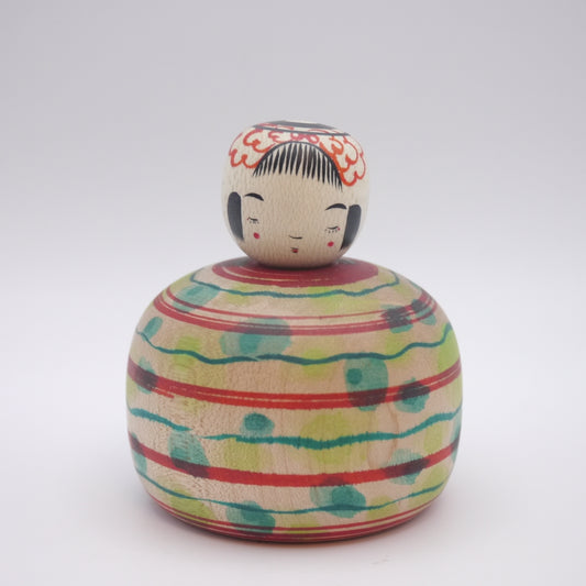 7cm Kokeshi doll by Kunitoshi Abe Ejiko Green Red