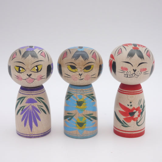 6cm Kokeshi doll by Naomi Umeki Cat