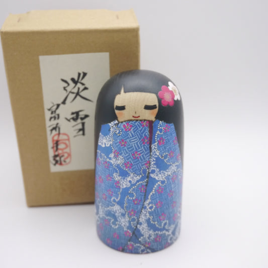 Kokeshi doll by Chiya Tomidokoro "淡雪"