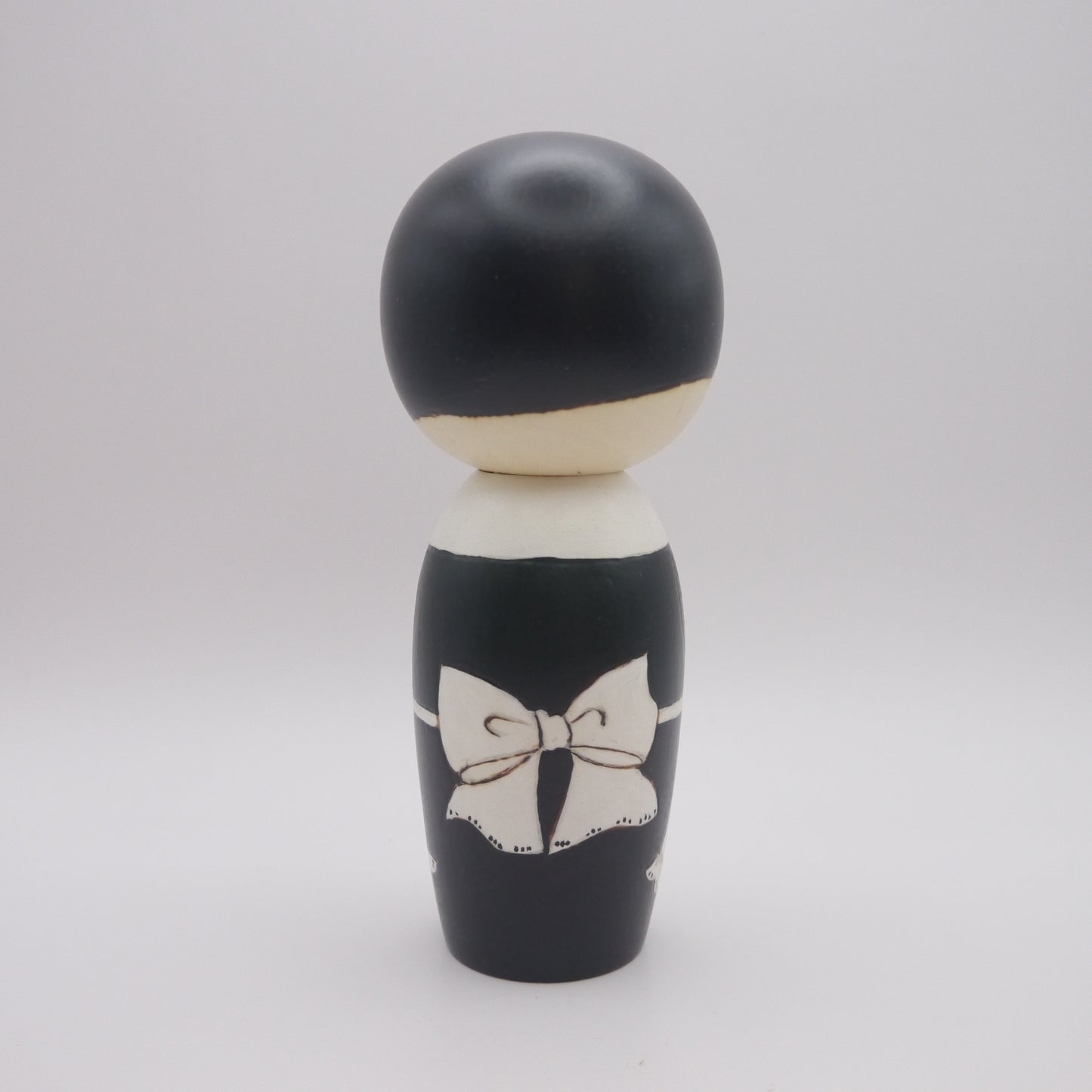 56 Kokeshi doll by Izumi Oki "Cafe"